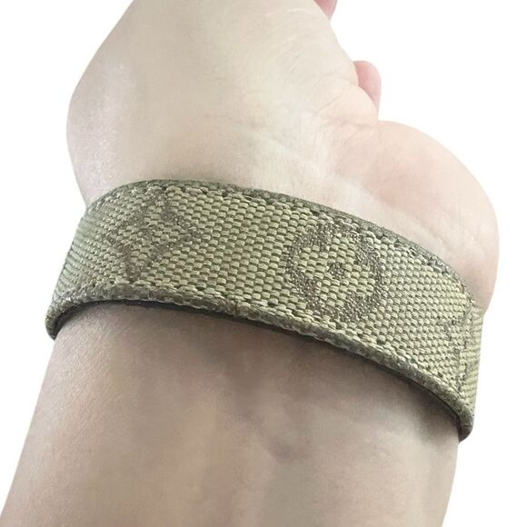 LOUIS VUITTON Monogram Mini Lin Wish Bracelet - Picture 11 of 14